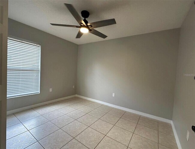 Building Photo - 10707 Flycast Cir