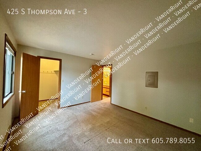 Building Photo - 425 S Thompson Ave
