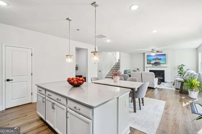 Building Photo - 2424 Pinnae Pl