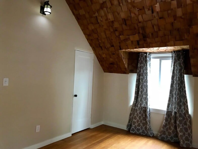 Building Photo - 1826 Berkeley Way