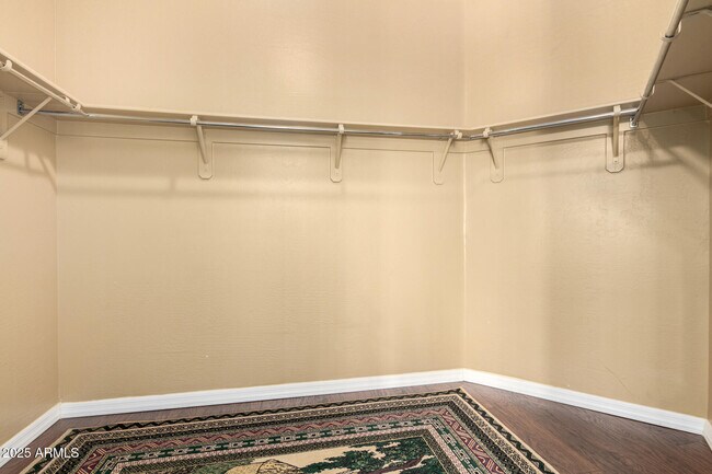 Building Photo - 6820 S 42nd Ln