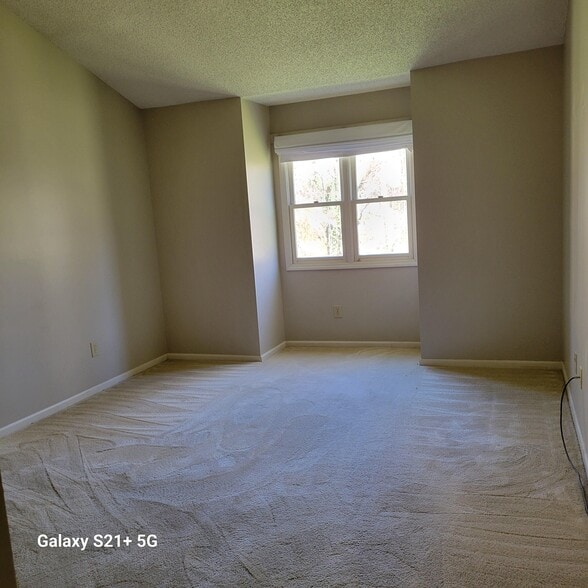 Master Bedroom - 14 Willow Tree Run