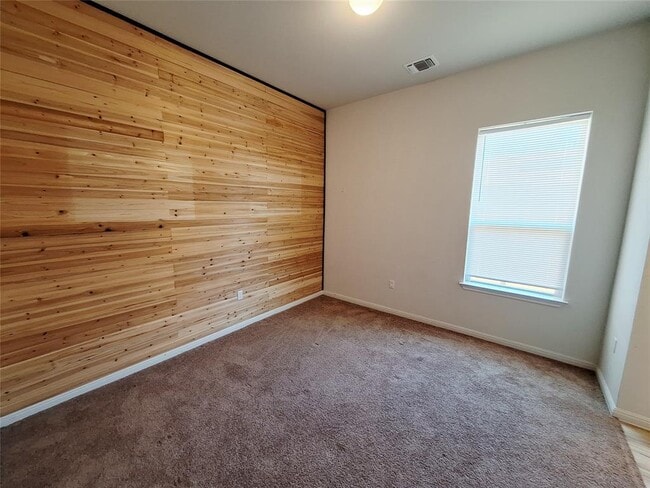 Building Photo - 7800 Hillock Terrace