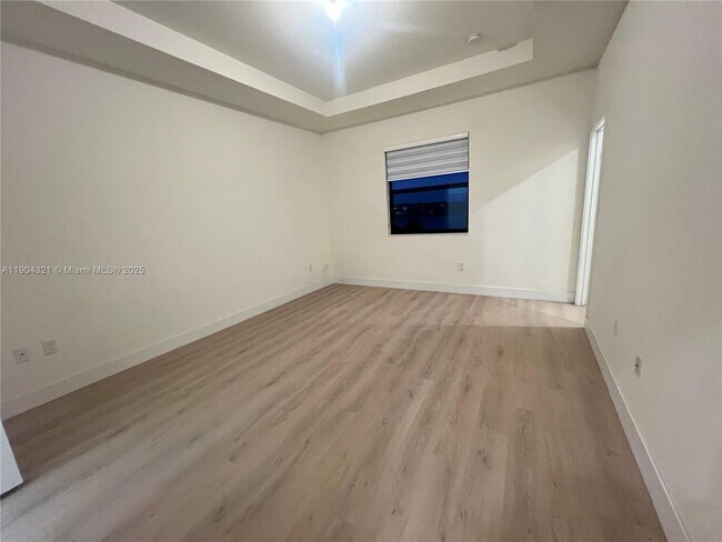 Building Photo - 15861 NW 90th Ct