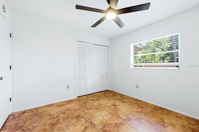 Building Photo - 2777 Dueby St