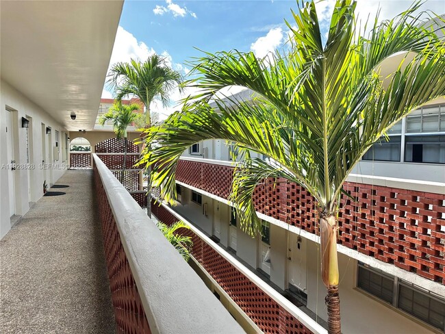 Building Photo - 2301 NE 14th Street Causeway