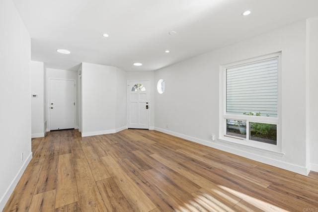 Building Photo - 819 Daphne Ct