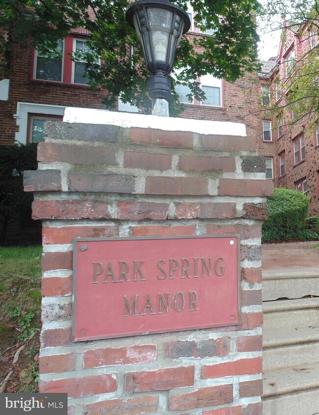 Building Photo - 7876 Spring Ave