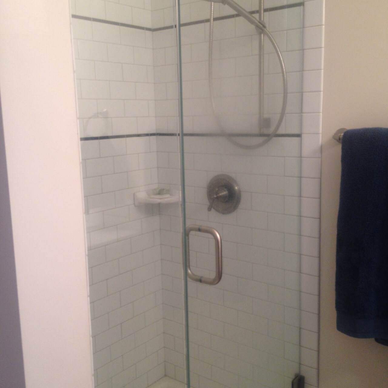 Middle Bedroom ensuite - 6042 Pershing Ave