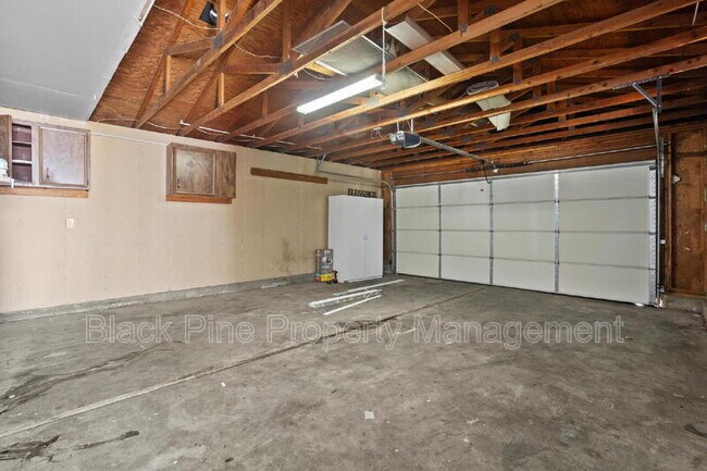 Building Photo - 2182 N Constantine Ave