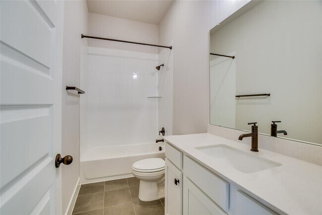 Building Photo - 108 Rocking Chair Dr