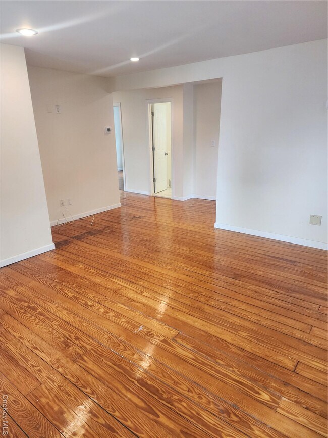 Building Photo - 632 Piermont Ave