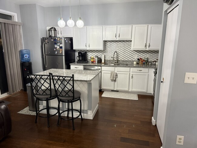 Building Photo - 689 Shannon Dr