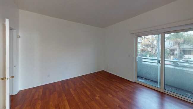 Living room - Highland Villa Apartments