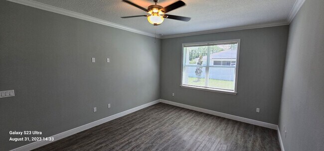 Building Photo - New 3/2/2.5 Home with Upgrades