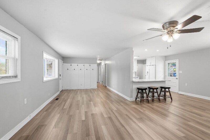 Building Photo - 5104 Elmhurst Dr