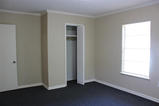 Building Photo - 7739 Greendowns St