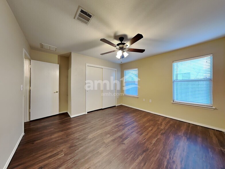 Building Photo - 6733 Doyal Dr