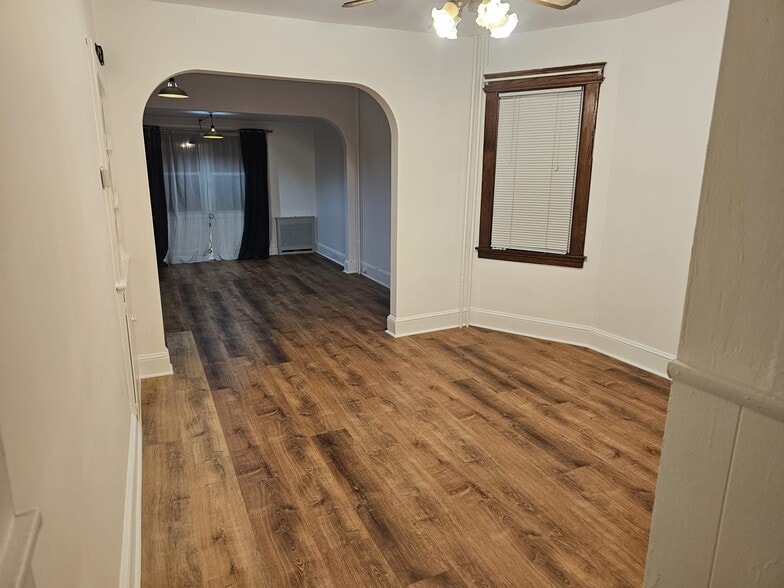 Building Photo - 176 Dubois Ave