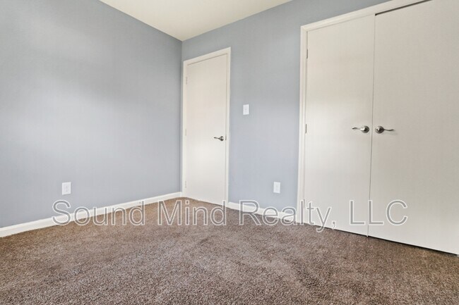 Building Photo - 2602 Mallard Ct