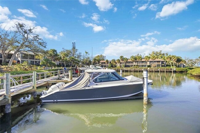 Building Photo - 1626 Brookhouse Dr