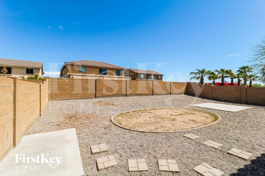 Building Photo - 1127 S 220th Dr