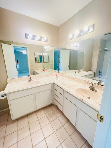 Primary Bathroom - 8263 Wednesbury Ln