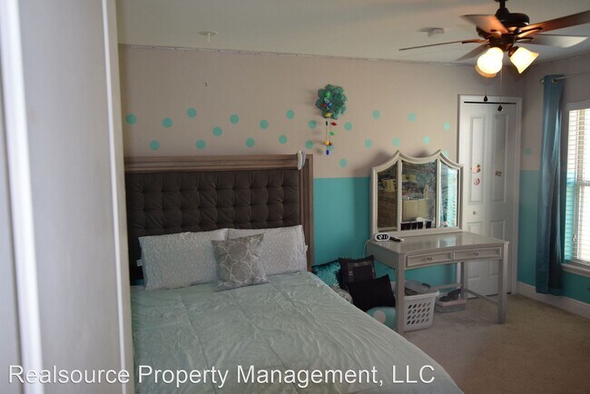 Building Photo - 4 br, 3 bath House - 32107 Spring Meadow Ct.