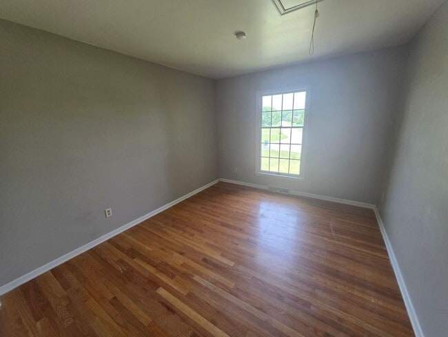 Building Photo - 146 Honora Dr