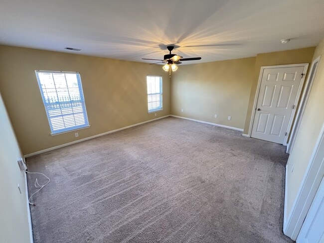 Building Photo - 1221 Briar Rose Ln