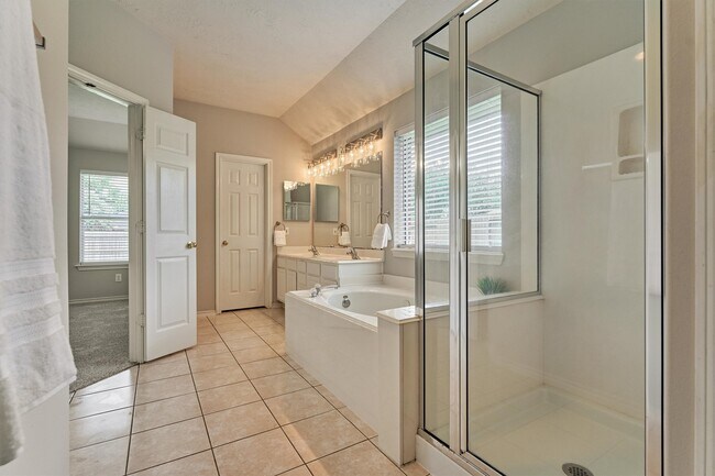 Building Photo - 6403 Sagewalk Ct