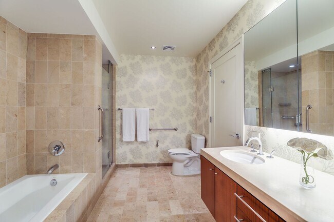 Building Photo - Elegant South Waterfront with 2 Parking Sp...