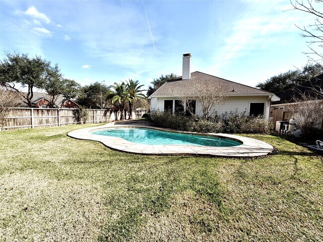 Building Photo - 1723 Wind Trace Cove