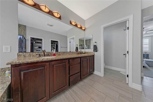 Building Photo - 216 Via Mezza Luna Ct