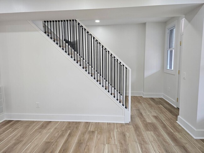 Building Photo - Amazing 3 bedroom 2.5 bath House for Rent ...