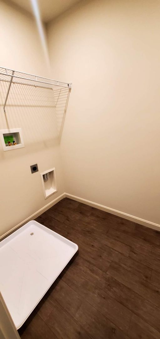 Building Photo - Beautiful 4BR in LaGrange