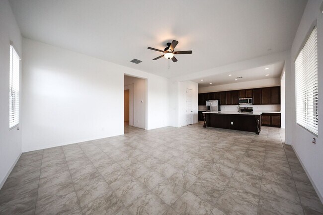 Building Photo - 3 Bedroom + Den and Loft in Aloravita Community