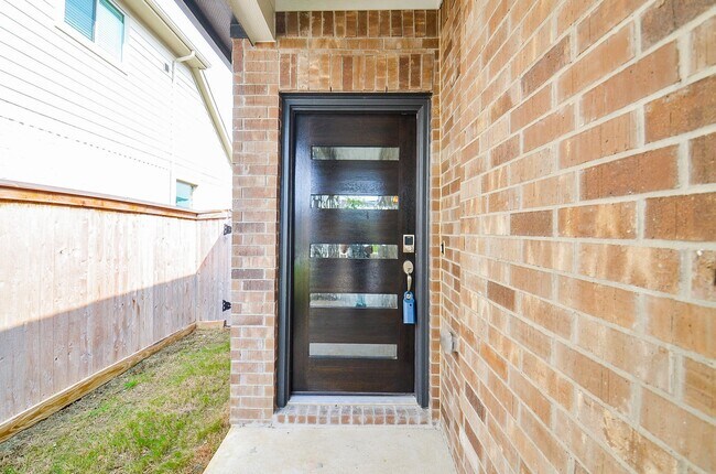 Building Photo - 21138 Staked Plains Dr