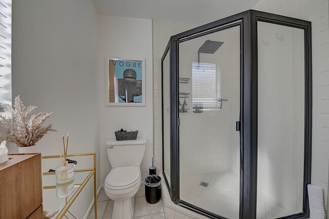 Building Photo - 444 N Shattuck Pl