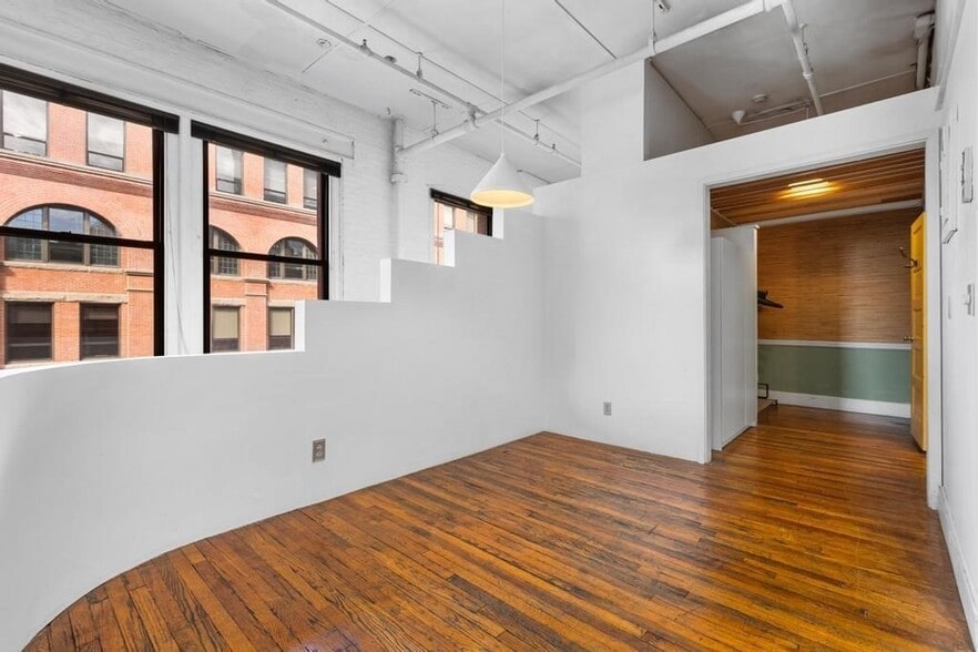 Building Photo - 96 South St