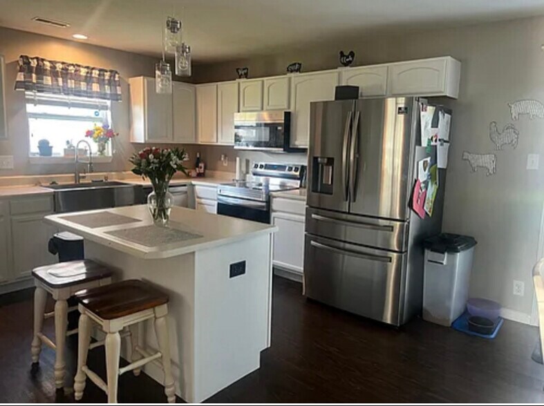 Building Photo - 443 Watercress Way