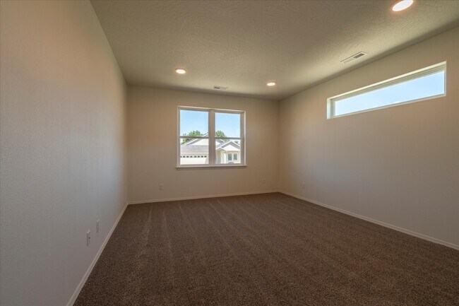 Building Photo - 761 Spyglass