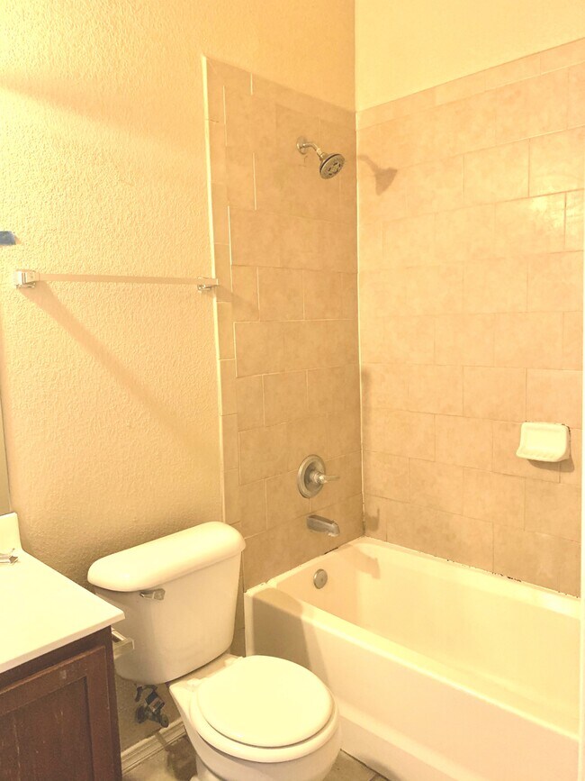 Building Photo - 7504 Howard St