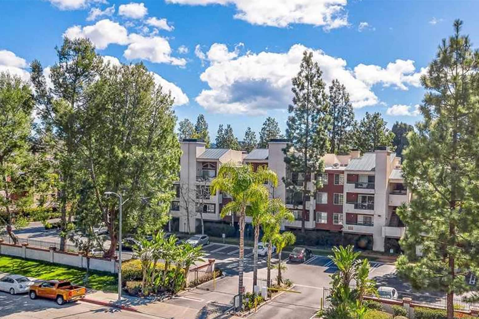 Building Photo - 5525 Canoga Ave