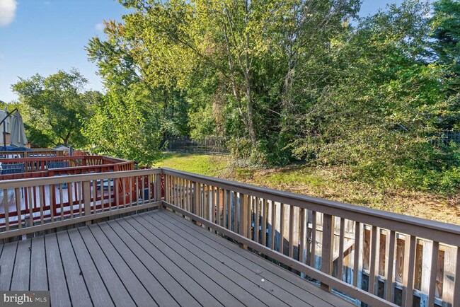 Building Photo - 5320 Larochelle Ct