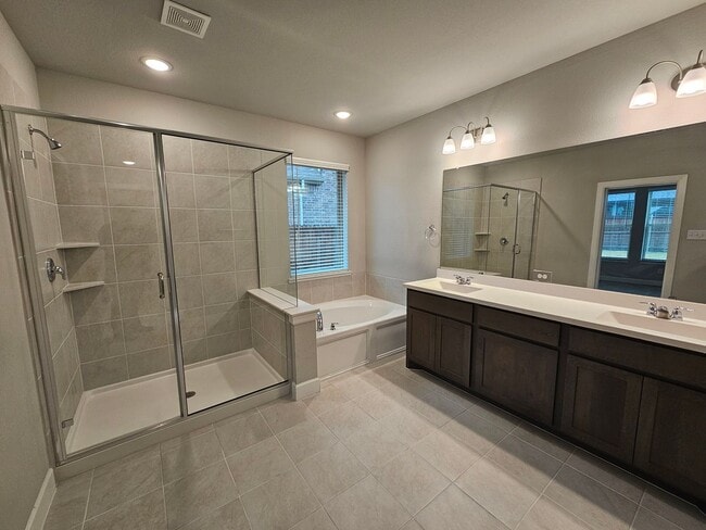 Building Photo - Coming Soon  5 bedroom, 4 bathroom home located in the desirable Forney