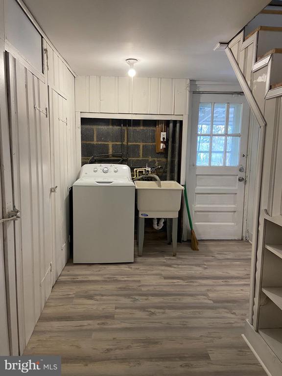 Building Photo - 9103 Wallace Rd