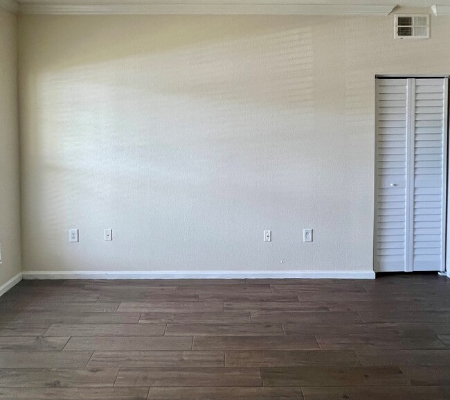 Building Photo - 11811 Estates Club Dr
