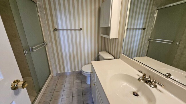 Building Photo - 955 Elderberry Cir