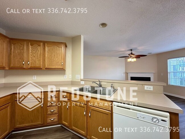 Building Photo - 610 Thistle Dr